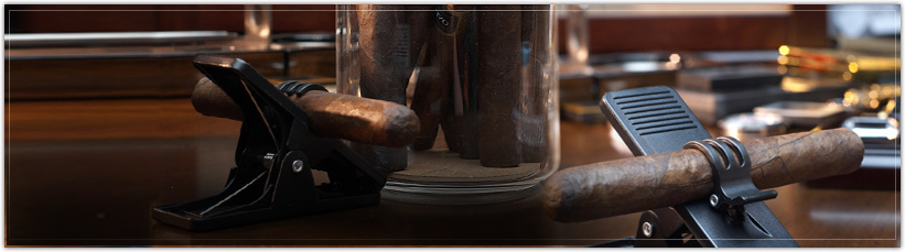 Acrylic Cigar Jars & Cigar Minder Clips